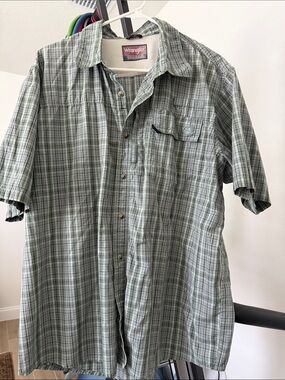 Wrangler Green Plaid Short Sleeve Button-Up Shirt